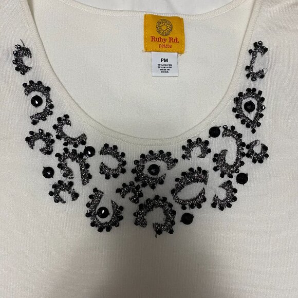 RUBY RD Petite Beaded Embroidered Sleeveless Tank Top PM - Picture 6 of 9